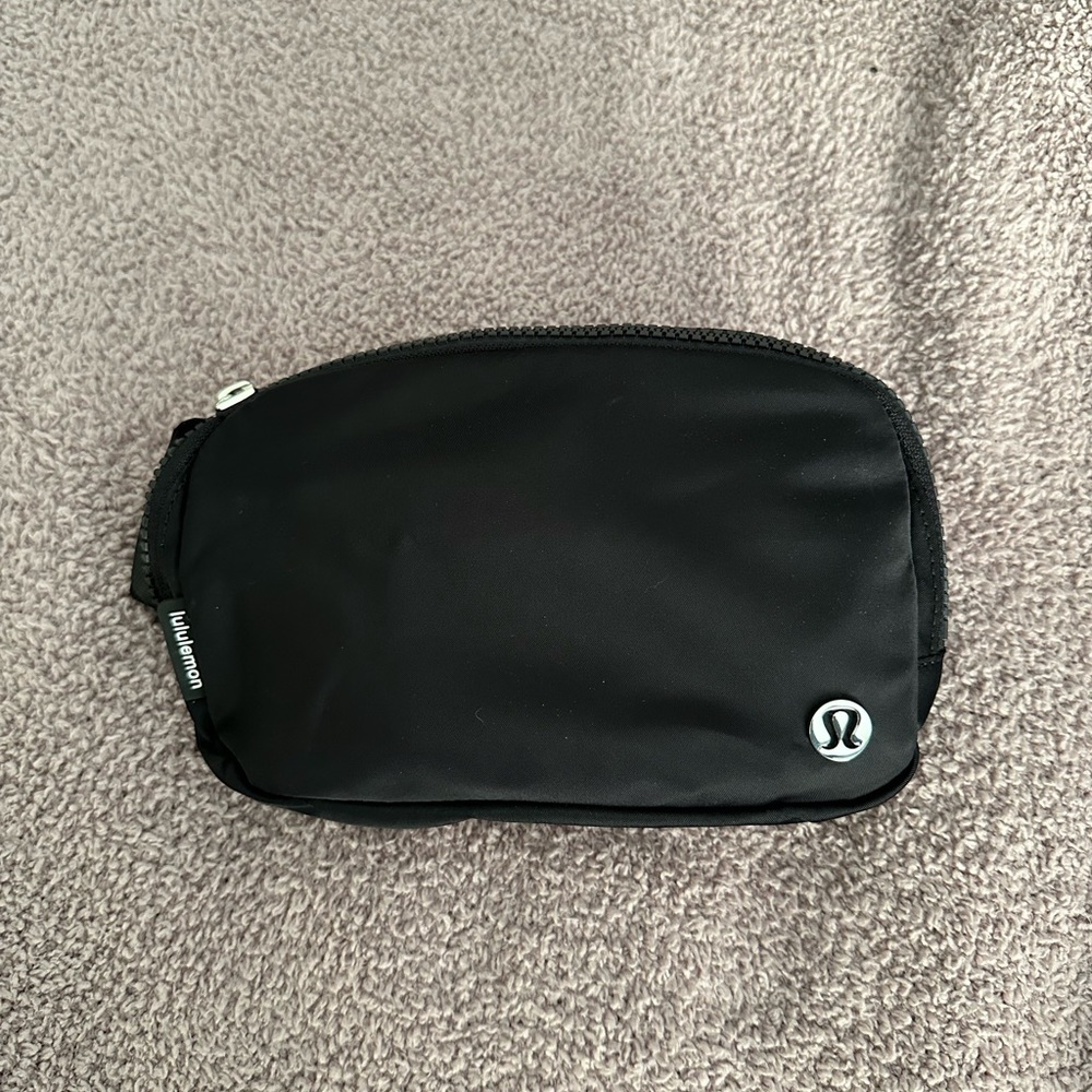 Everywhere Belt Bag with Long Strap 1L